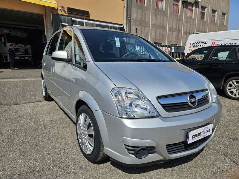 Usato 2007 Opel Meriva 1.6 Benzin 105 CV (3.899 €)