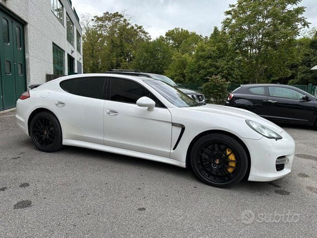 Usata 2010 Porsche Panamera Turbo Tre volumi | 32.500 € (Buon prezzo) - Immagine 1/4