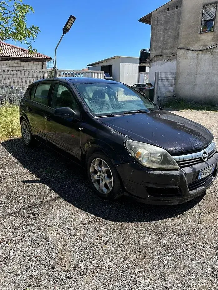 Usata Opel Astra 150 CV (110 kW) 2005 Nero Berlina