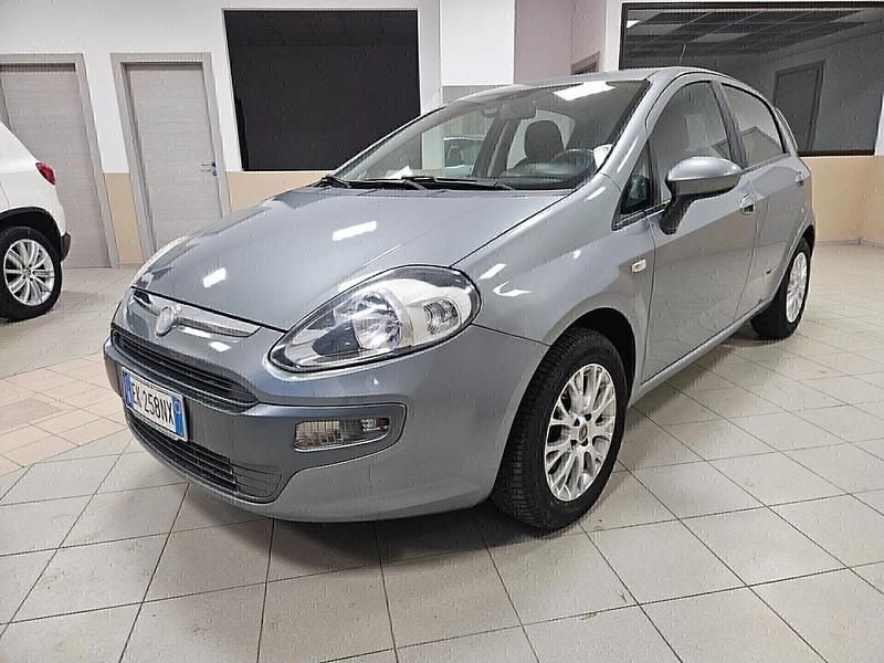 Grigio Usata 2011 Fiat Punto Evo Dynamic Due volumi | 4700 € (Buon prezzo) - Immagine 1/4