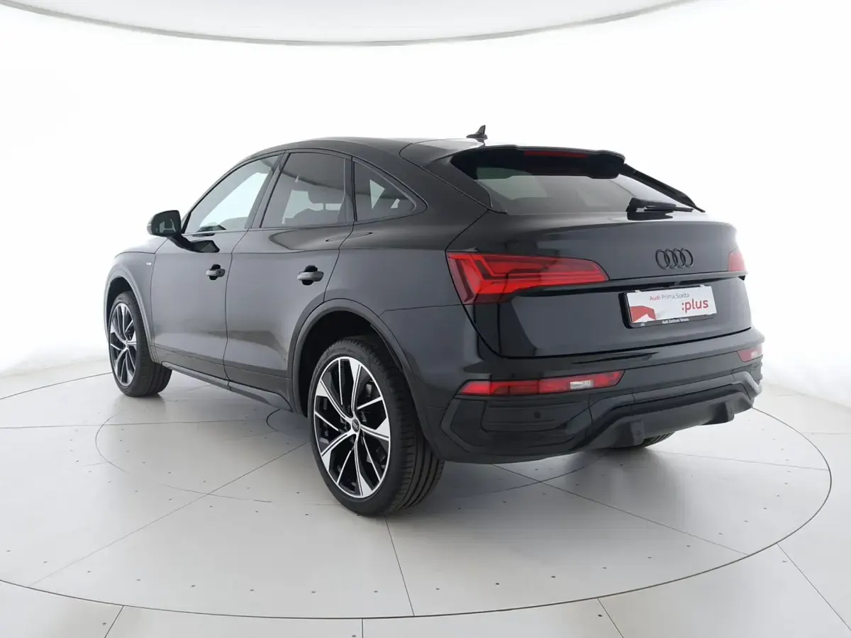 Usata Audi Q5 Sportback Ambiente 204 CV (150 kW) 2023 Nero mito metallizzato SUV