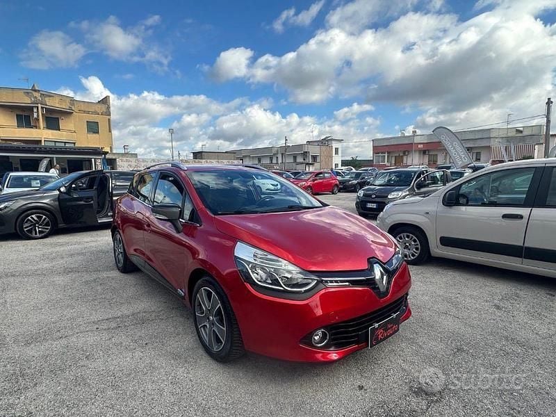 Usata Renault Clio GrandTour 90 CV (66 kW) 2014 Rosso Station wagon