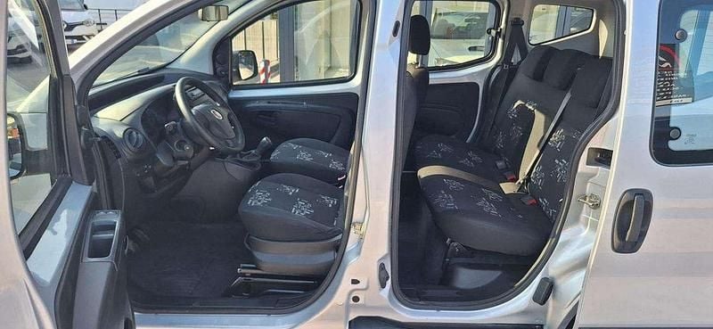 Usata Fiat Qubo Dynamic 75 CV (55 kW) 2011 Argento metallizzato Monovolume