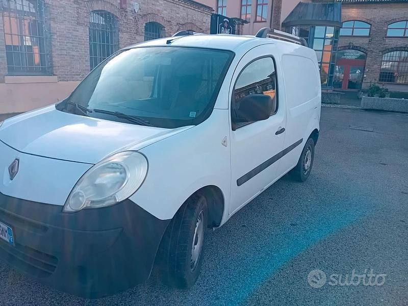 Usata Renault Kangoo 85 CV (62 kW) 2010 Bianco Monovolume