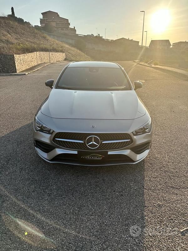 Usata Mercedes CLA200 Shooting Brake Premium 150 CV (110 kW) 2020 Giallo Station wagon
