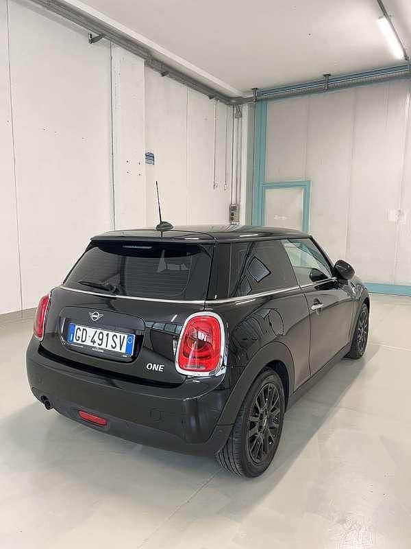 Occasion Mini ONE Essential 75 ch (55 kW) 2021 Citadine