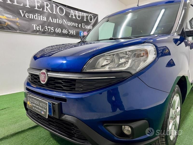 Usata Fiat Doblò Lounge 135 CV (99 kW) 2015 Blu Monovolume