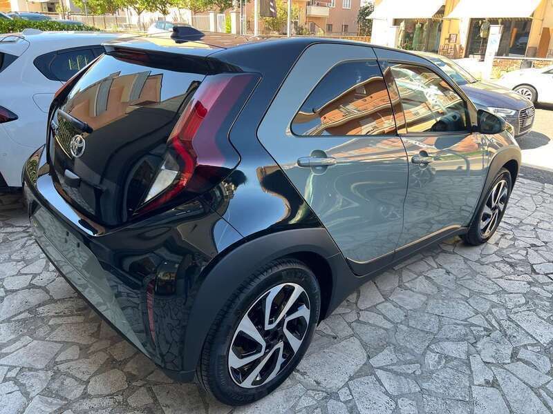 Nuova Toyota Aygo X Lounge 72 CV (52 kW) 2025 Marrone SUV