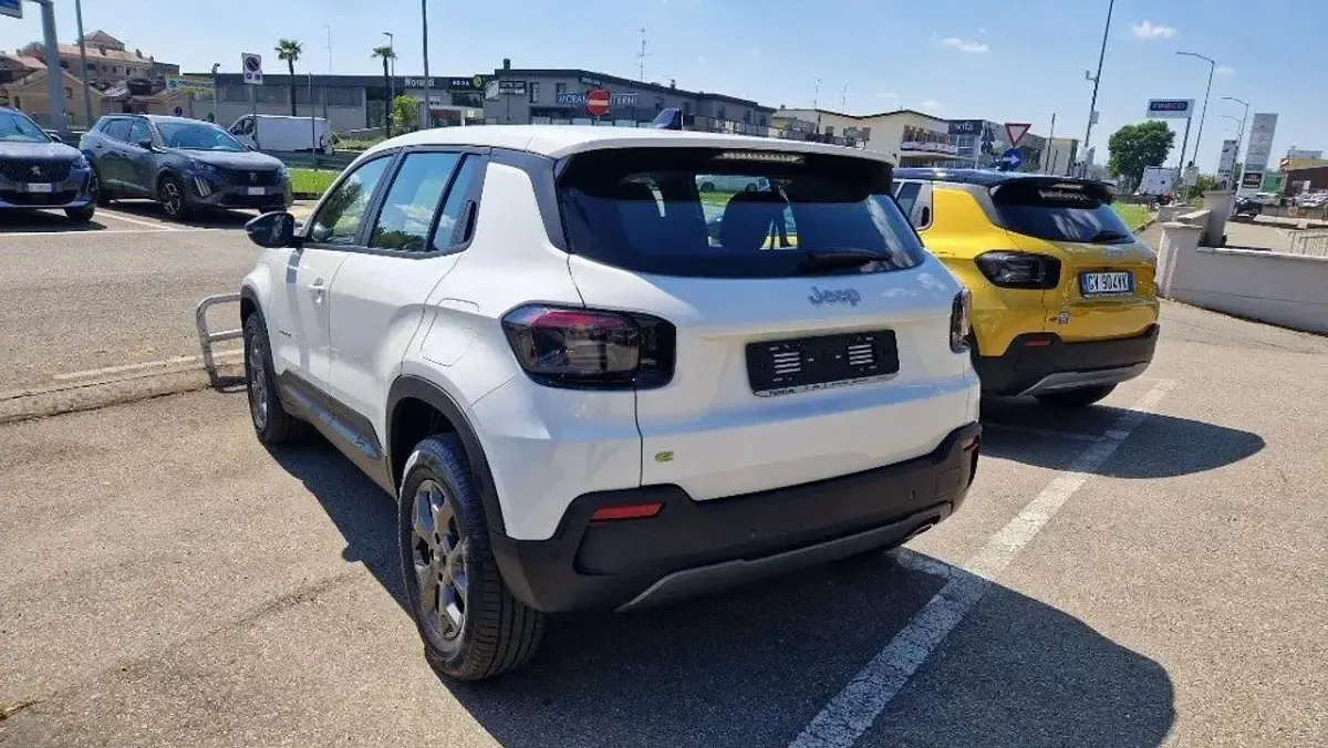 Nuova Jeep Avenger Longitude 101 CV (74 kW) 2025 Bianco SUV