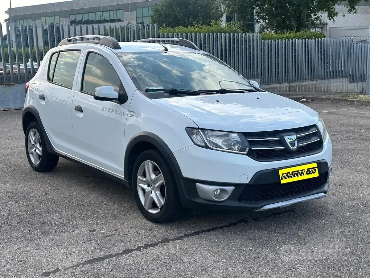 Usata Dacia Sandero Stepway 90 CV (66 kW) 2014 Berlina