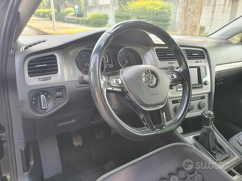 Usata VW Golf VII 110 CV (80 kW) 2016 Nero Station wagon