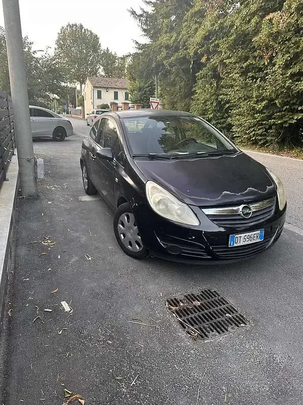 Usata Opel Corsa Enjoy 80 CV (58 kW) 2009 Utilitaria