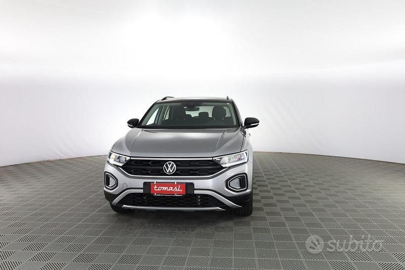 Usata VW T-Roc Sport 150 CV (110 kW) 2024 Pyrit silver con tetto nero pastello SUV