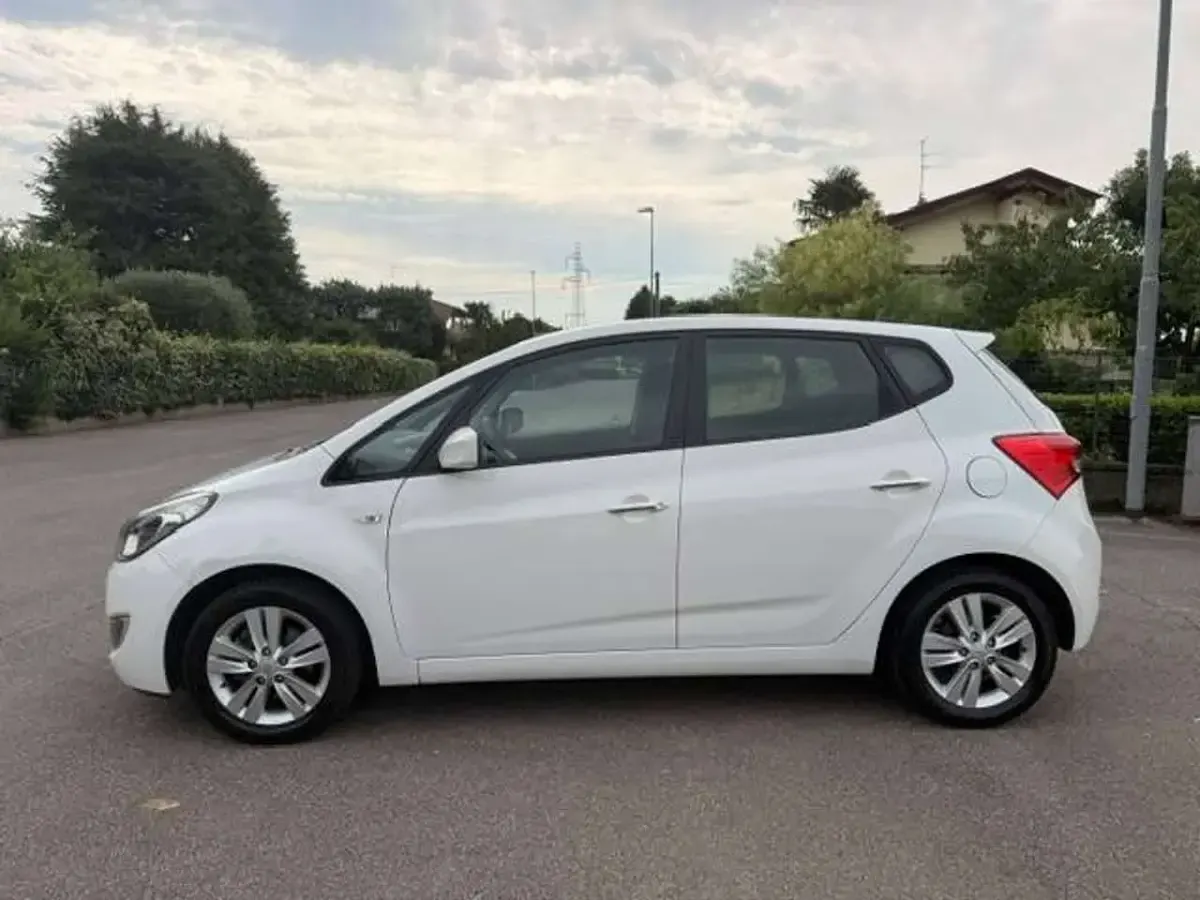 Usata Hyundai ix20 Comfort 90 CV (66 kW) 2013 Bianco Utilitaria