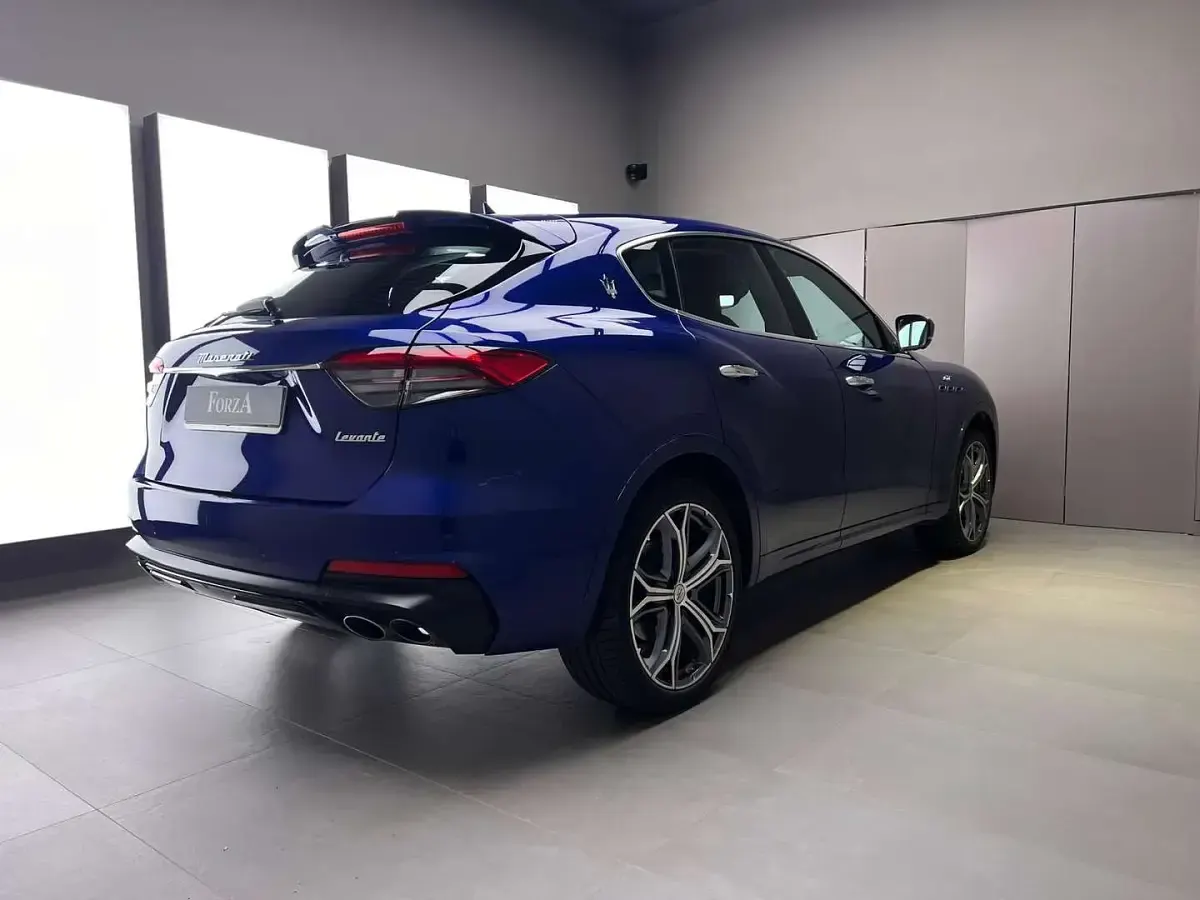 Usata Maserati Levante GT 330 CV (242 kW) 2022 Blu intenso SUV