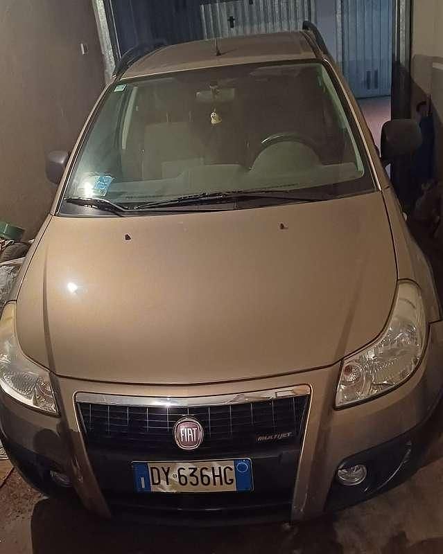 Usata Fiat Sedici Emotion 120 CV (88 kW) 2009 Oro SUV