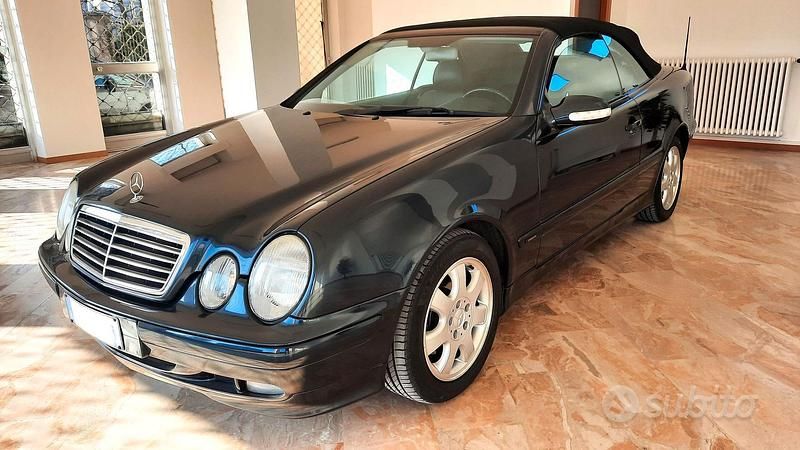 Usado Mercedes CLK230 Avantgarde 197 CV (144 kW) 2001 Negro Descapotable