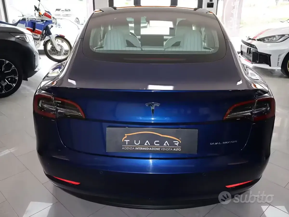 Usata Tesla Model 3 Long Range AWD 152 kW (208 CV) 2019 Bluazzurro Berlina