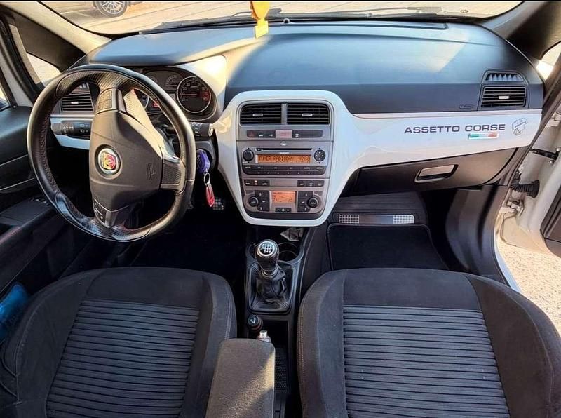 Usata Abarth Grande Punto 155 CV (114 kW) 2009 Bianco Utilitaria