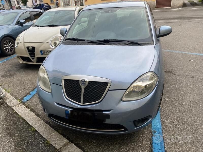 Usata Lancia Ypsilon 60 CV (44 kW) 2010 Utilitaria