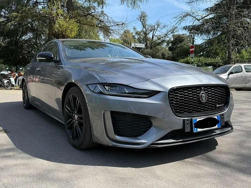 Usata Jaguar XE R-Dynamic 204 CV (150 kW) 2022 Grigio Berlina