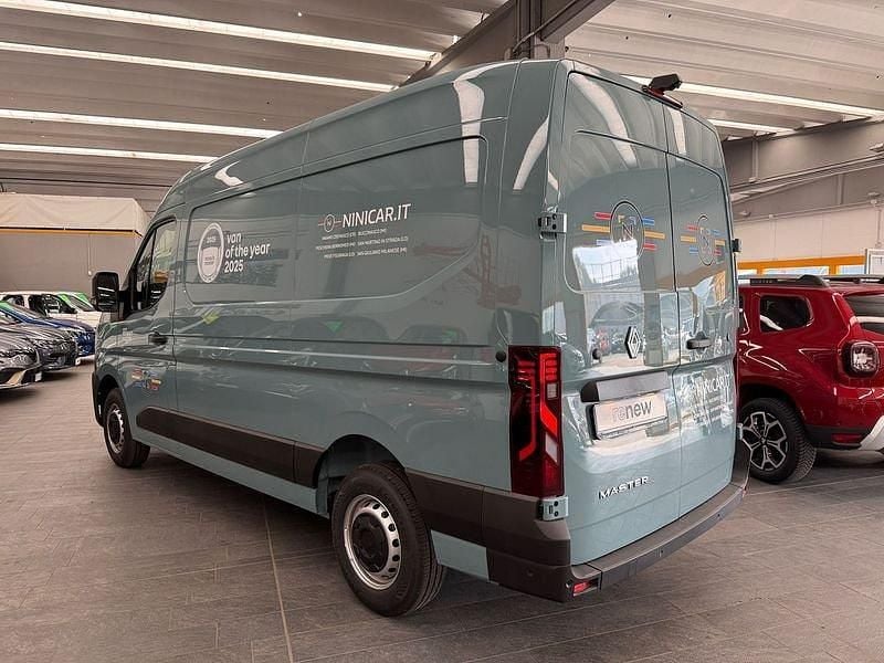 Usata Renault Master 150 CV (110 kW) 2024 Blu Furgone