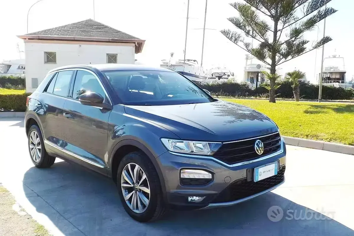 Usata VW T-Roc Business 150 CV (110 kW) 2021 Grigio SUV