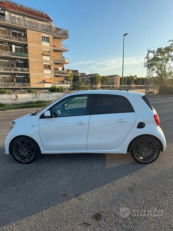 Usata Smart ForFour Brabus 90 CV (66 kW) 2019 Bianco Utilitaria