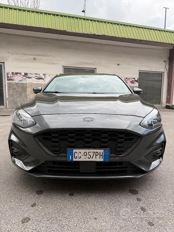 Usata Ford Focus ST-Line 120 CV (88 kW) 2021 Grigio Berlina