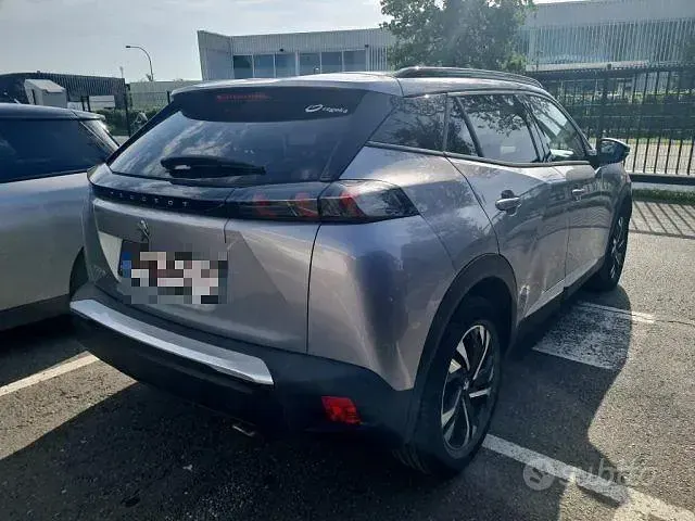 Usata Peugeot 2008 Allure 131 CV (96 kW) 2021 Grigio SUV