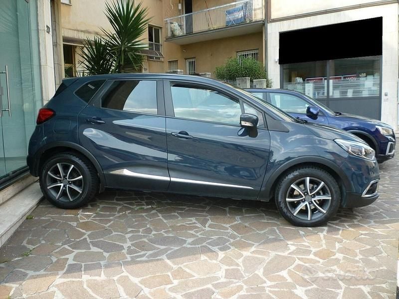 Usata Renault Captur 90 CV (66 kW) 2014 Grigio SUV
