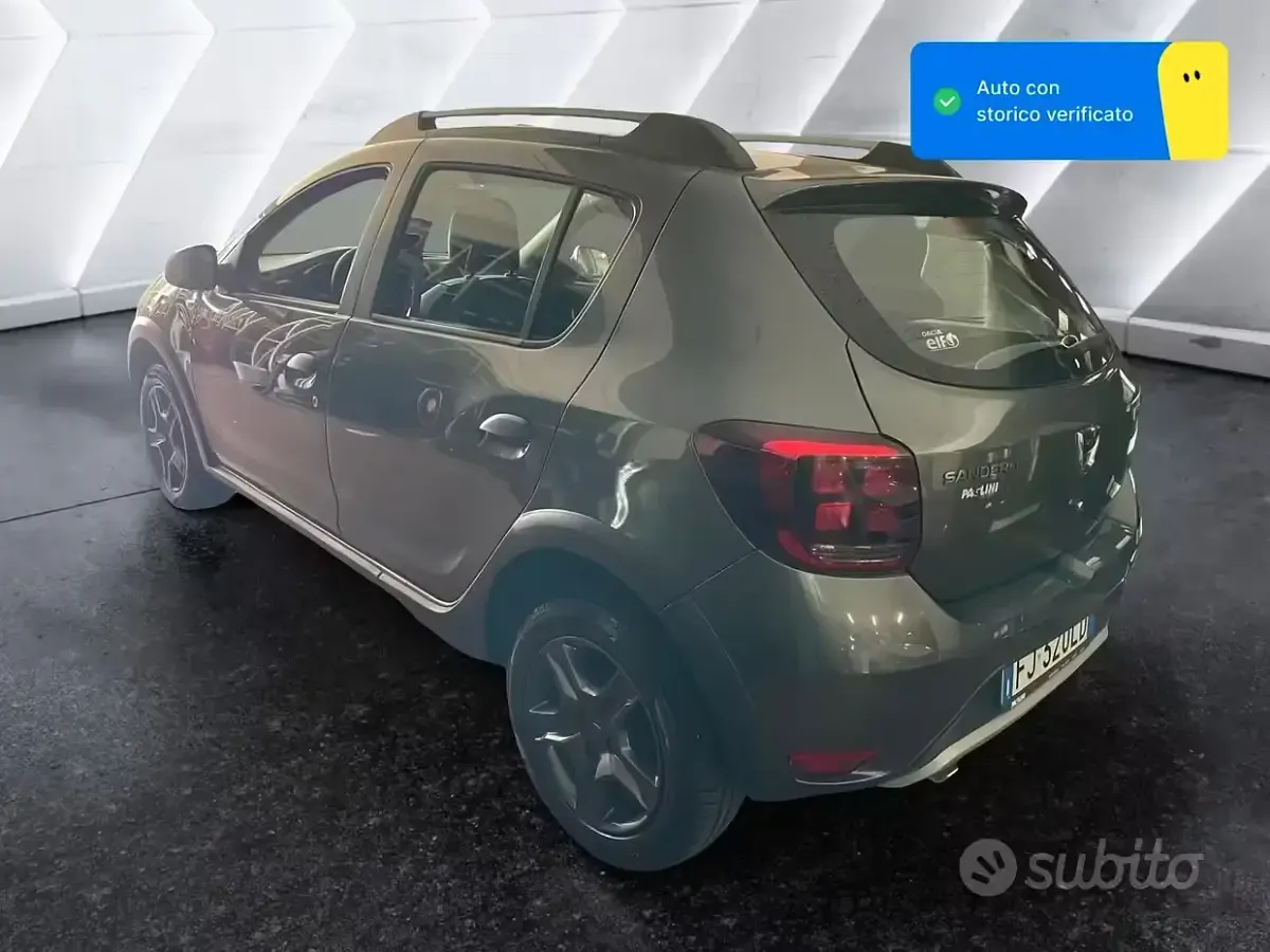 Usata Dacia Sandero Stepway 90 CV (66 kW) 2017 Grigio Berlina