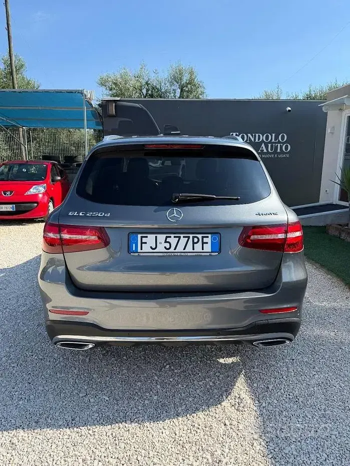 Usata Mercedes GLC250 Premium 204 CV (150 kW) 2017 Grigio chiaro SUV