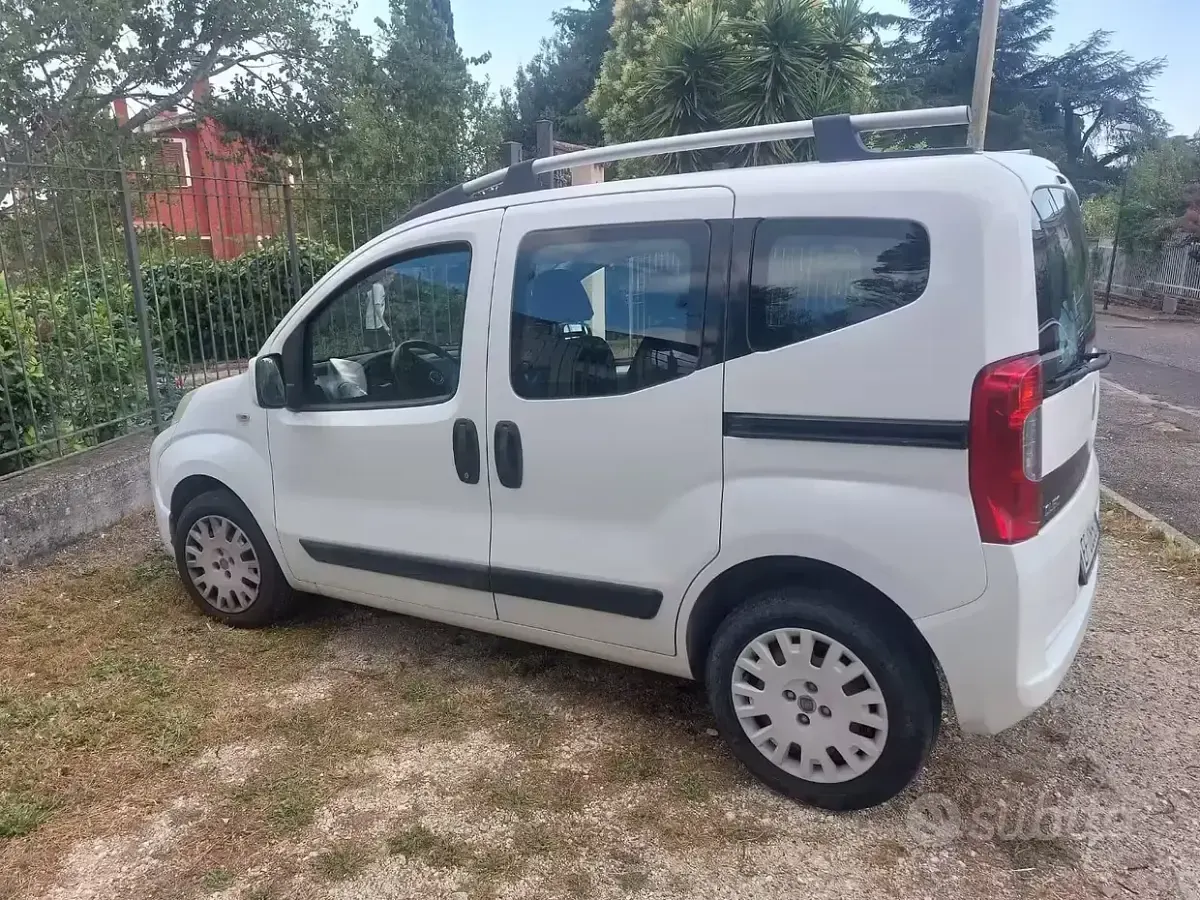 Begagnad Fiat Qubo Trekking 75 HK (55 kW) 2011 Vit Minibuss