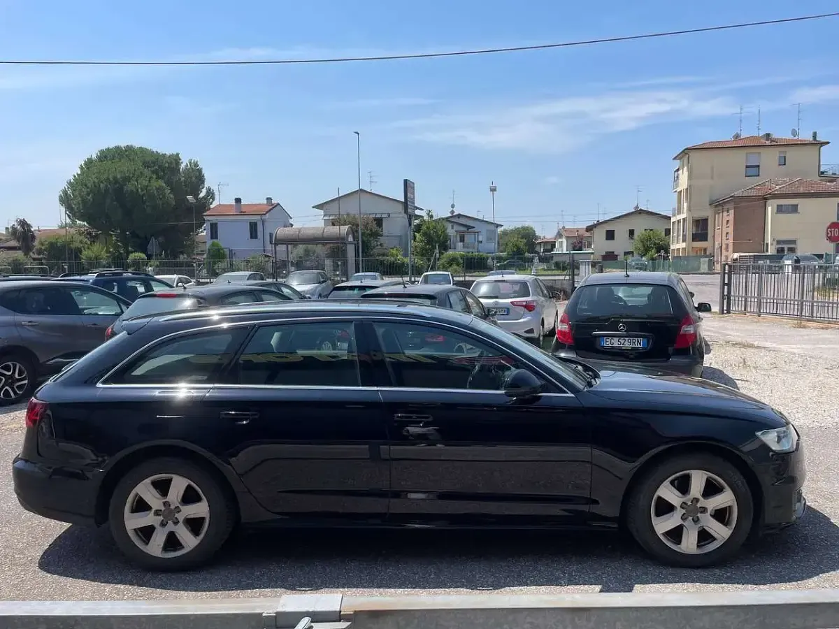 Usata Audi A6 Business 190 CV (139 kW) 2015 Nero Station wagon