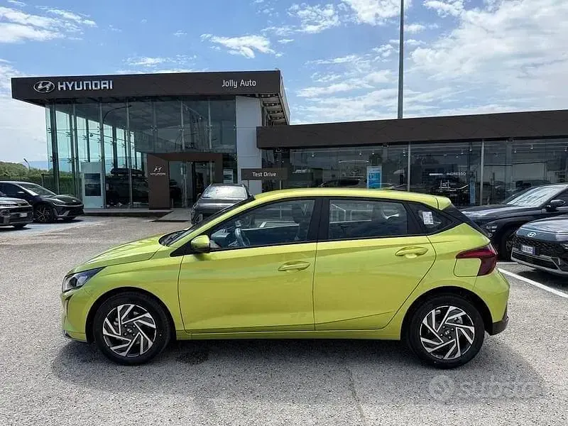 Nuova Hyundai i20 90 CV (66 kW) 2026 Giallo Utilitaria