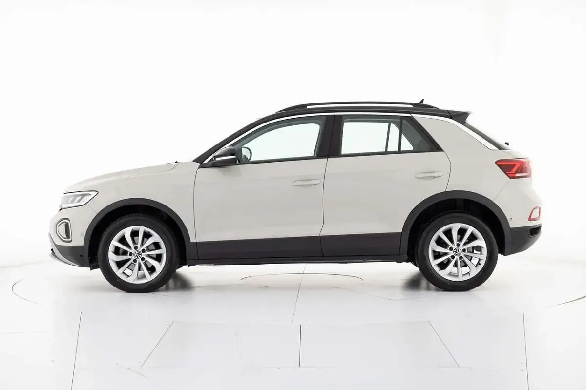 Usata VW T-Roc Life 116 CV (85 kW) 2023 Grigio SUV
