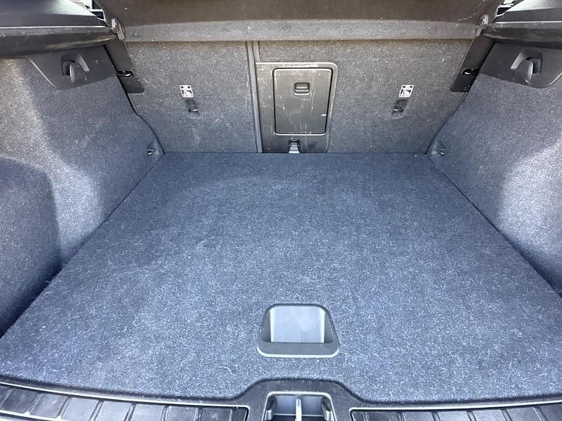 Occasion Volvo XC40 Core 129 ch (94 kW) 2023 Noir SUV