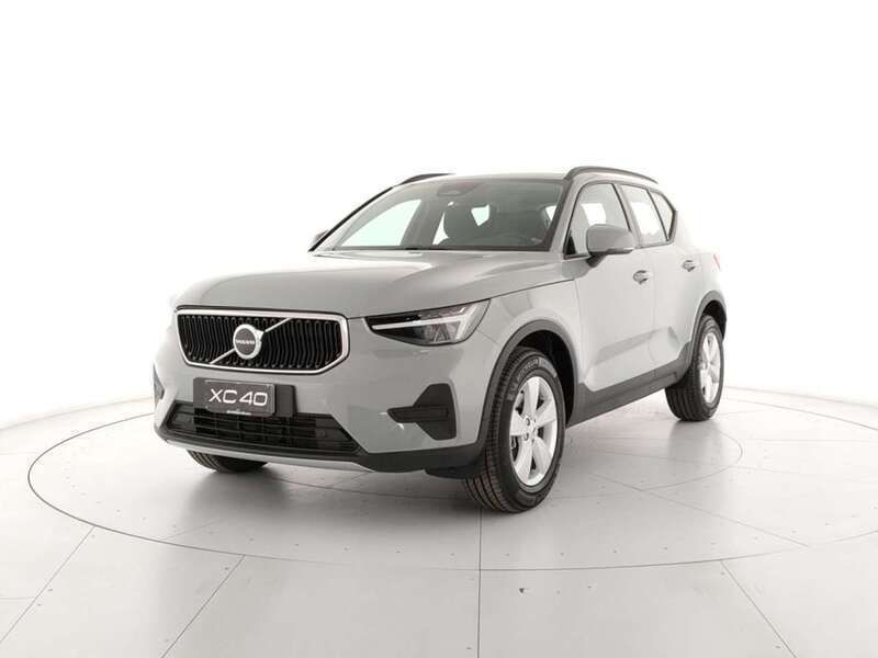 Nuova Volvo XC40 164 CV (120 kW) 2025 Vapour grey SUV