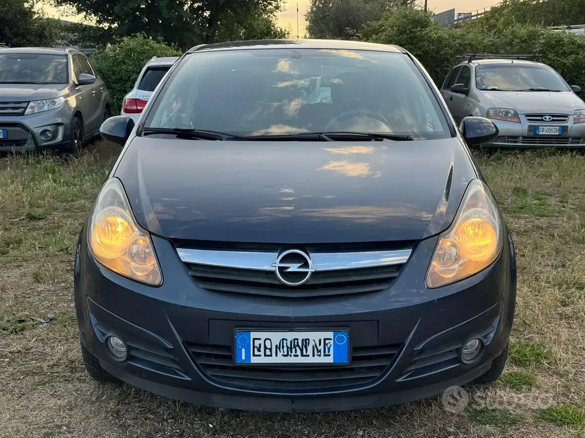 Usata Opel Corsa Edition 86 CV (63 kW) 2011 Grigio Utilitaria