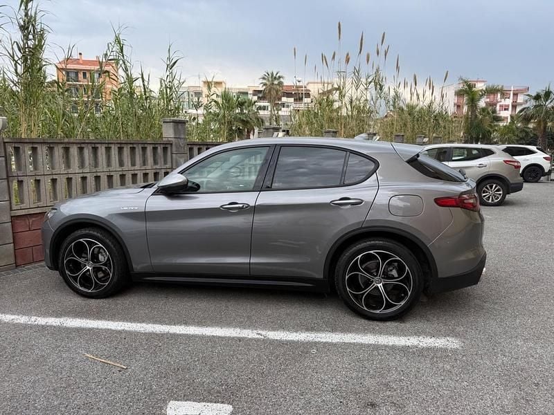Usata Alfa Romeo Stelvio Executive 190 CV (139 kW) 2020 Grigio SUV