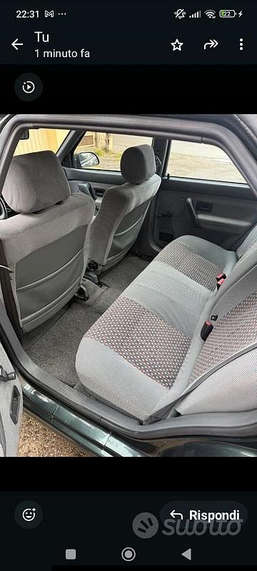 Usado Renault 19 77 CV (56 kW) 1993 Verde Berlina
