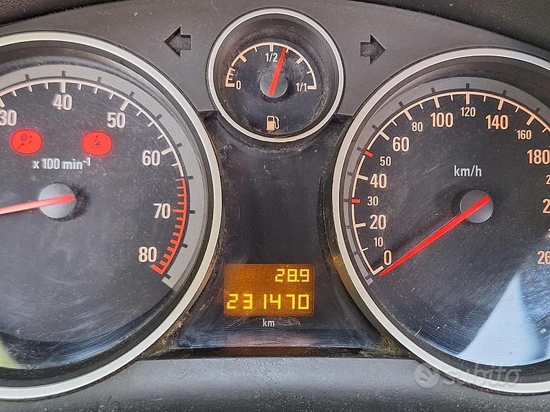 Usata Opel Zafira 150 CV (110 kW) 2012 Bianco Monovolume