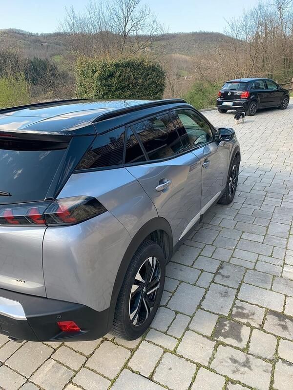 Usata Peugeot 2008 GT 130 CV (95 kW) 2023 Grigio SUV