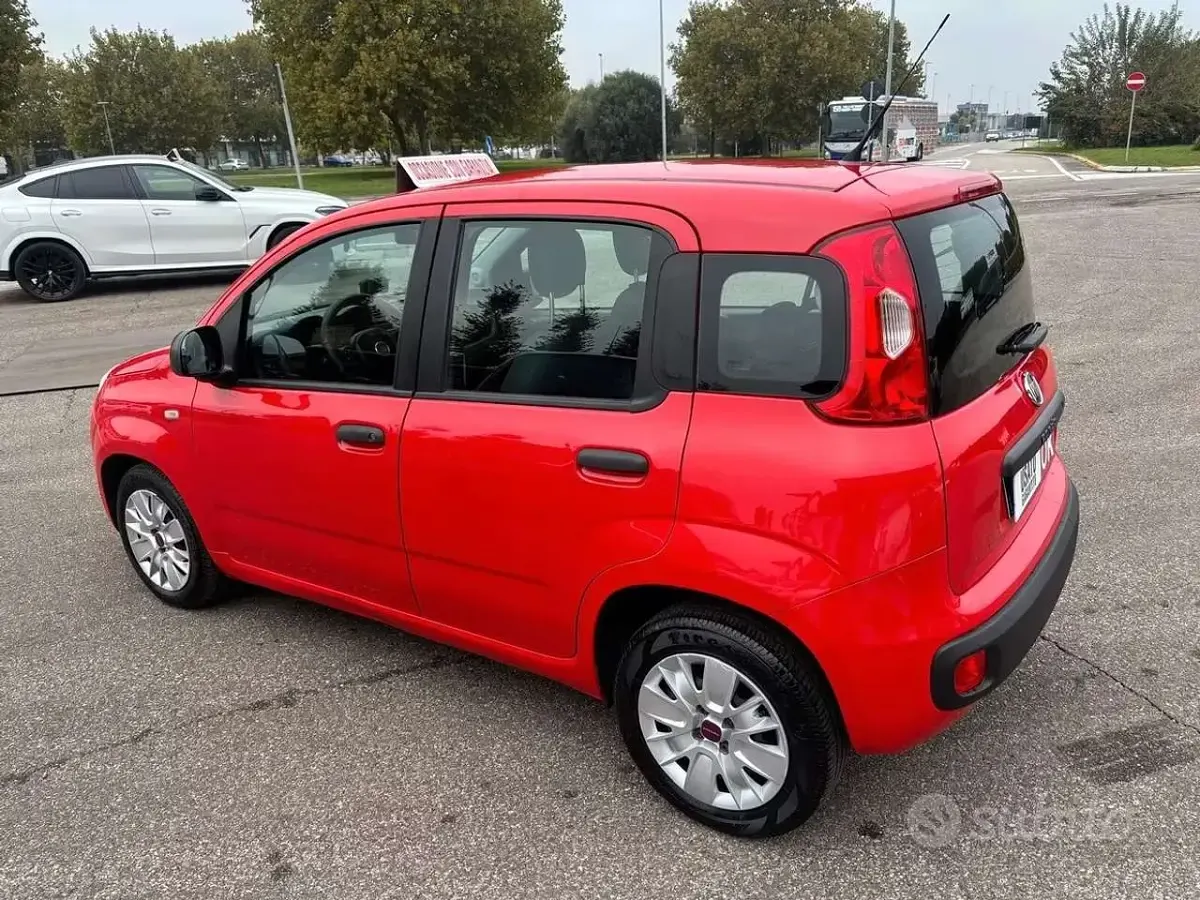 Usata Fiat Panda Easy 80 CV (58 kW) 2019 Rosso Utilitaria
