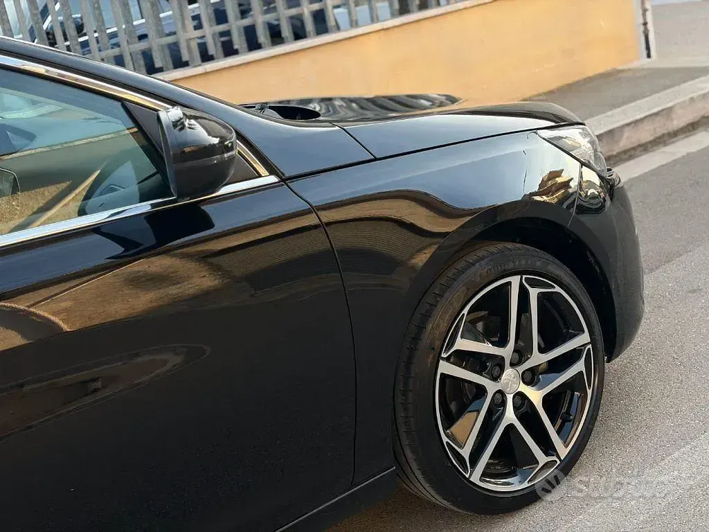 Usata Peugeot 308 GT-line 120 CV (88 kW) 2018 Nero Station wagon