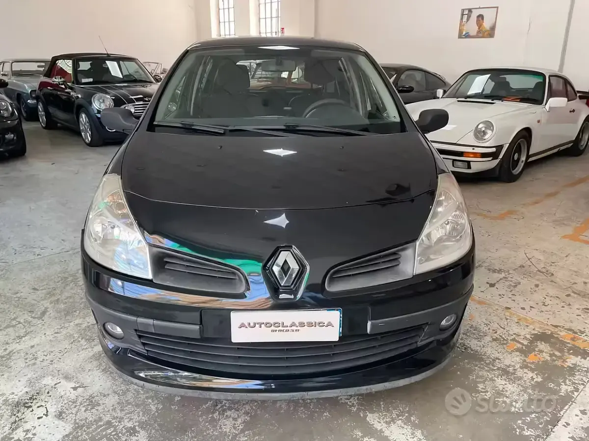 Usata Renault Clio II Dynamique 98 CV (72 kW) 2006 Nero Berlina