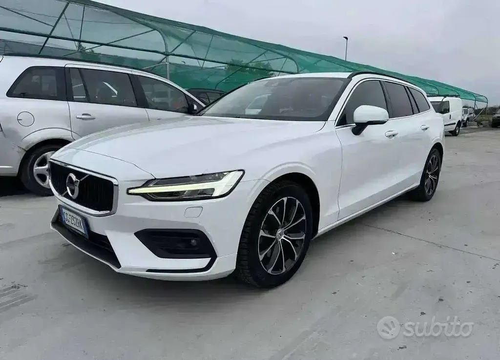 Usata Volvo V60 Business Edition 197 CV (144 kW) 2021 Bianco Station wagon