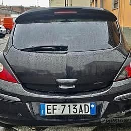Usata Opel Corsa 86 CV (63 kW) 2010 Nero Utilitaria