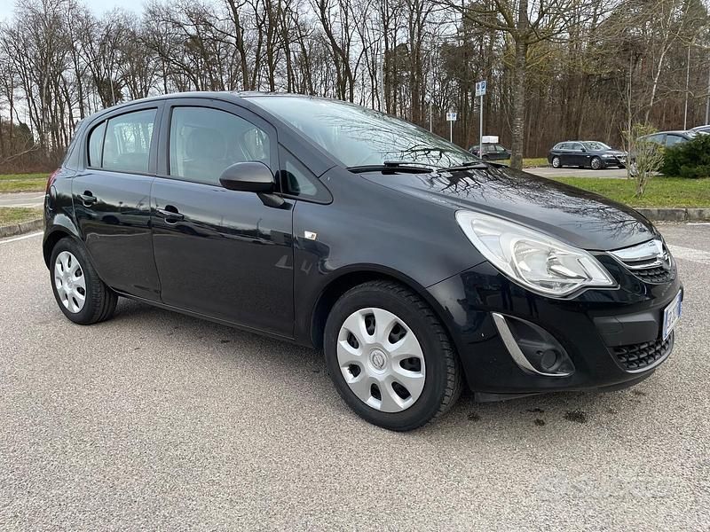 Usata Opel Corsa Sport 86 CV (63 kW) 2013 Nero Utilitaria
